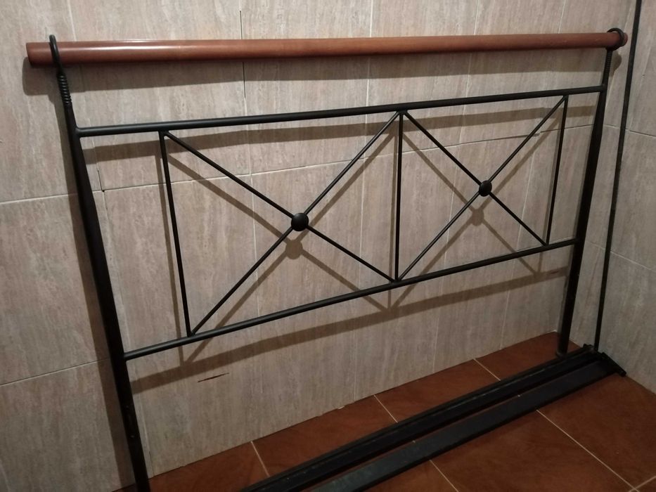 Cama casal extra (Pintada na cor original Preto)