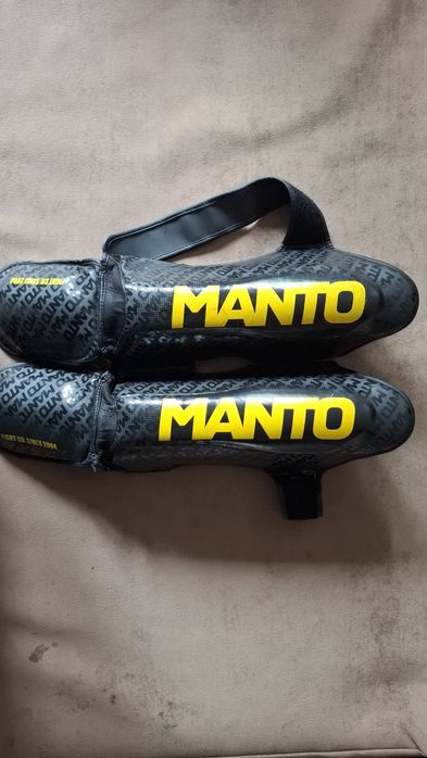 Ochraniacze na piszczele MANTO
