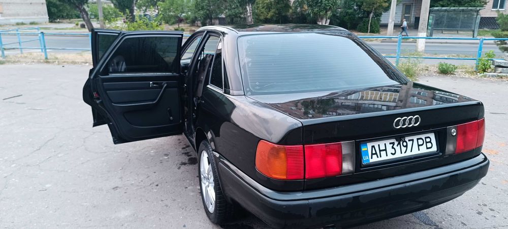 Продам Audi 100c4