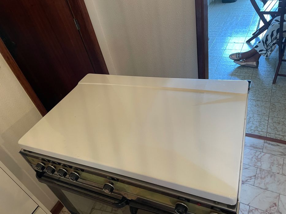 Fogão Misto – 4 Bocas a Gás + 2 Bocas Elétricas Grandes