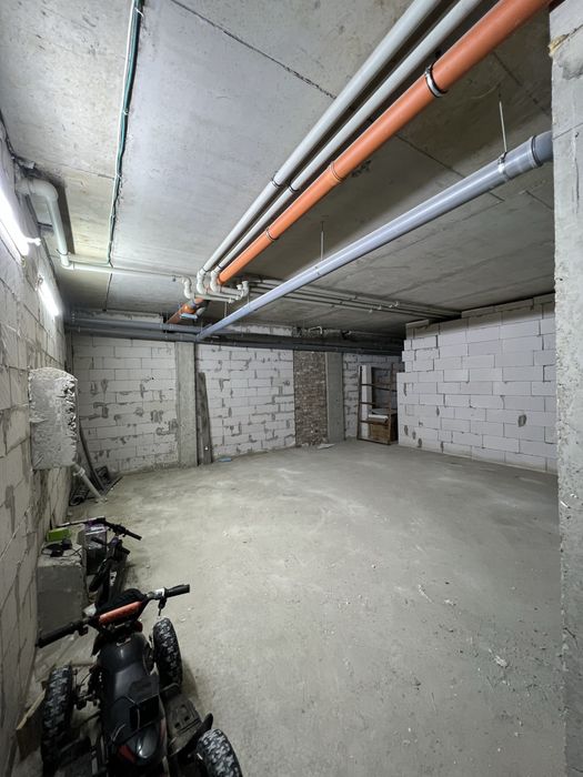 Продаж  напівпідвального  приміщення