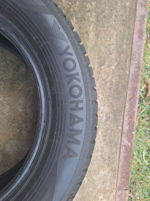 Opony zimowe YOKOHAMA 215/60R16