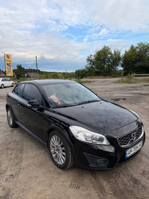 Автомобіль Volvo C30