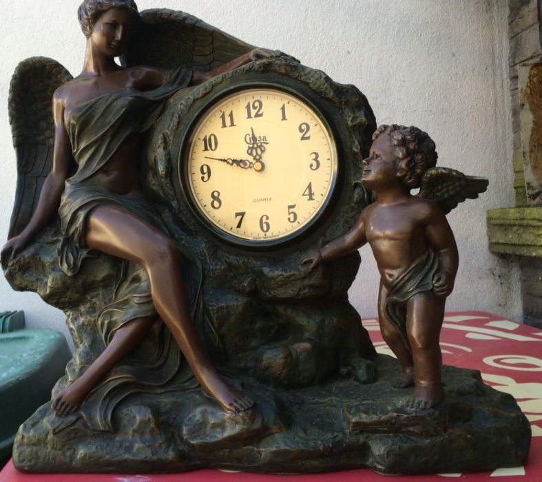 Relógio antigo impecável