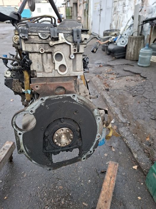 Продается двигатель (мотор) для Kia Sorento 2.5 2004 года, 140 сил