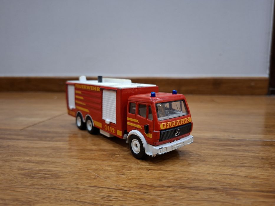 Model Siku 3429 straż pożarna Mercedes