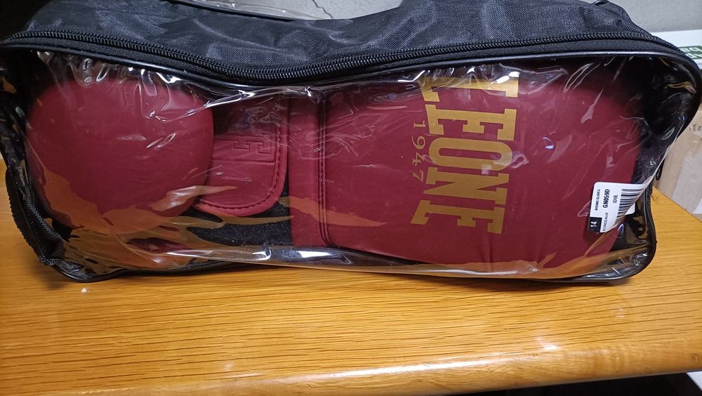 Luvas de boxe novas .