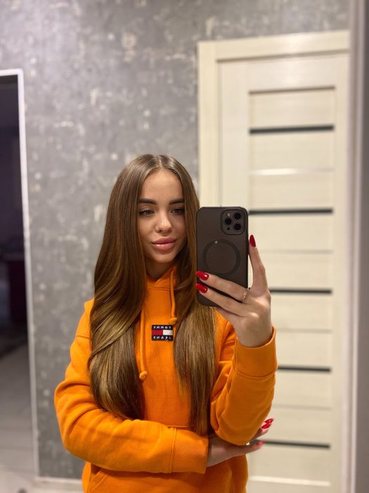 Худі яскравого кольору TommyJeans