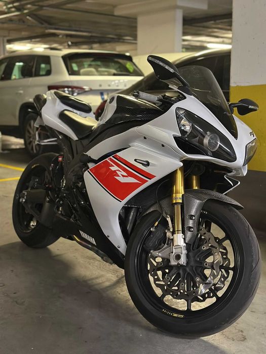 Yamaha     R1