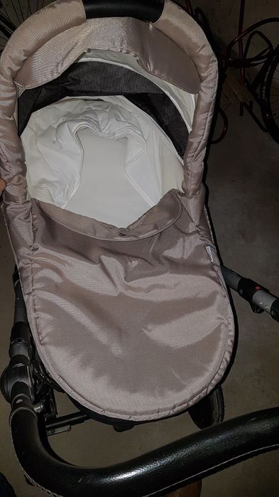 Wózek Bebetto Nico Plus- głęboki i spacerowy + śpiworek. Dobry stan.