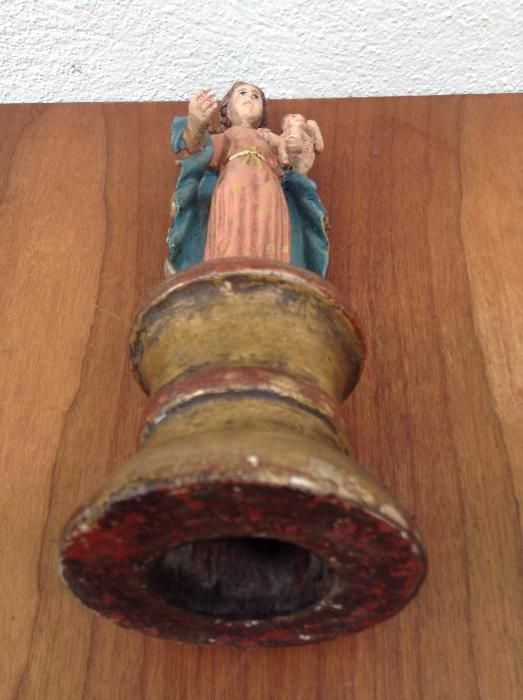 Imagem Nossa Senhora em madeira com menino ao colo, com base lisa