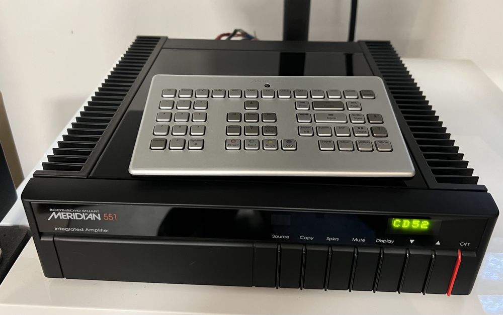 MERIDIAN 551 wzmacniacz zintegrowany dual mono