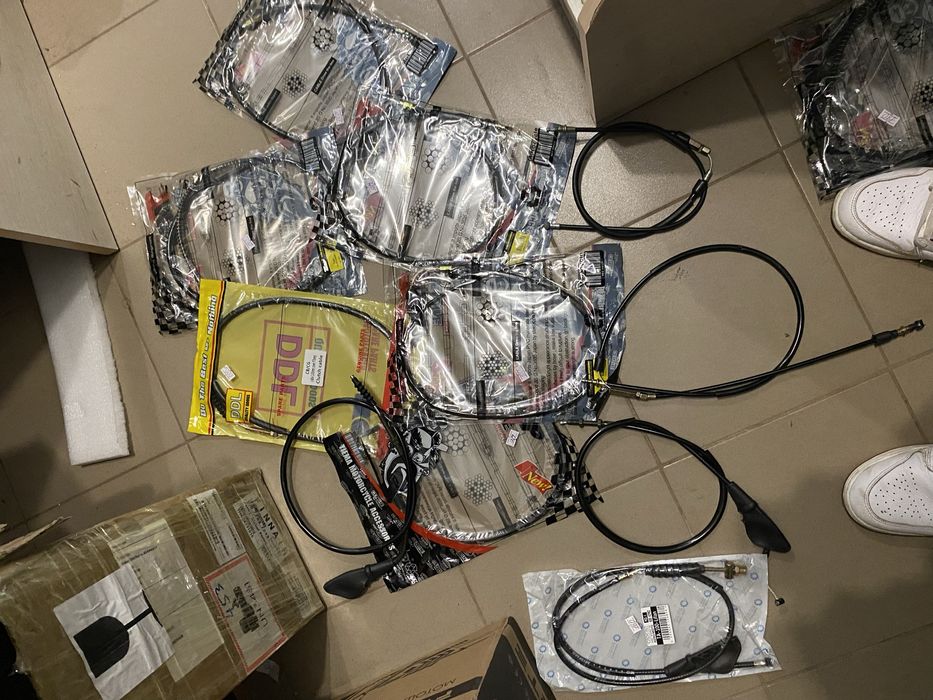 Троси, шланги для мотоциклів