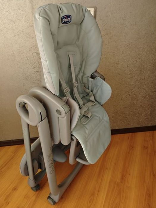 Продам стульчик Chicco Polly Magic Relax,для кормления, сна и игр