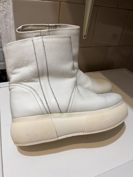 Зимні шкіряні сапоги білі