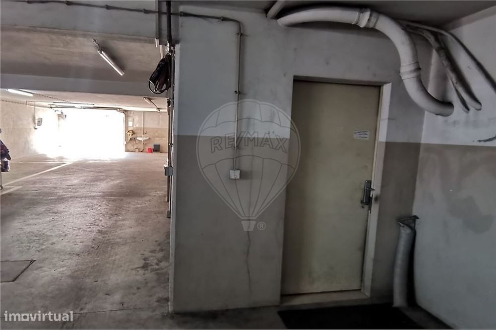 Garagem  para arrendamento63823997542403123