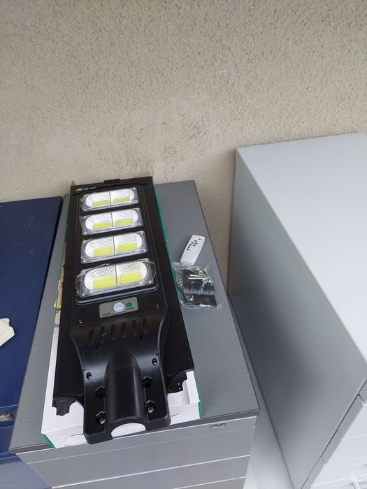 Lampa ogrodowa solarna