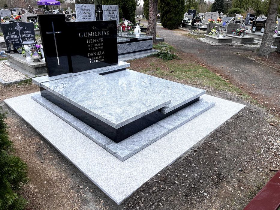 NAGROBKI POMNIKI granitowe BRYŁA Producent z montażem