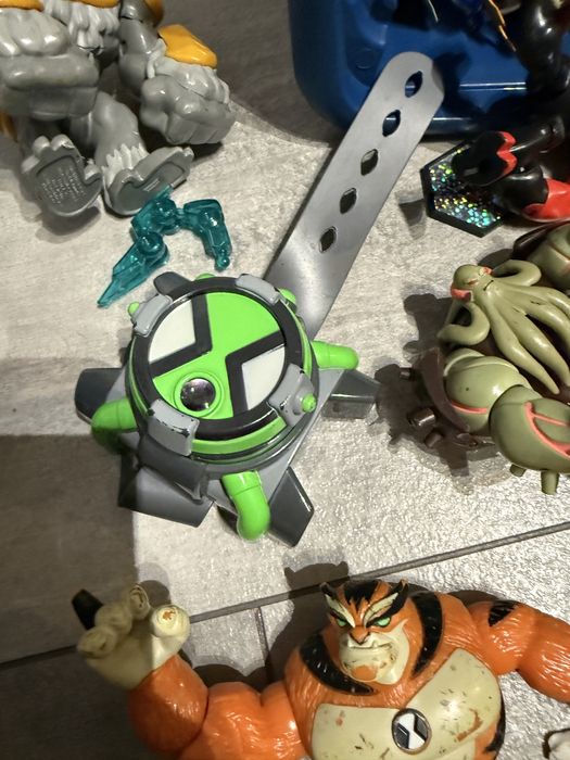 Zestaw zabawek Ben10 duzy zestaw  figurki zabawki