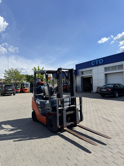 Навантажувач Toyota 8FG-15 погрузчик