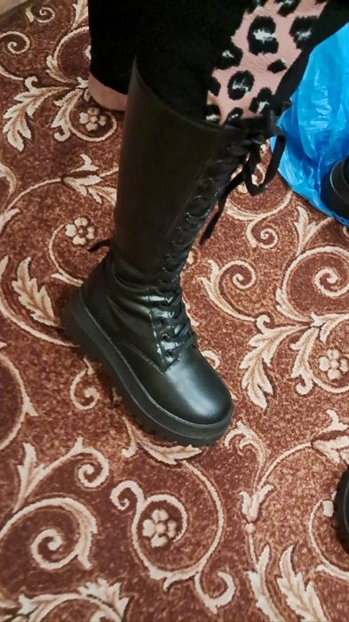 Крутезні чоботи 36,40р