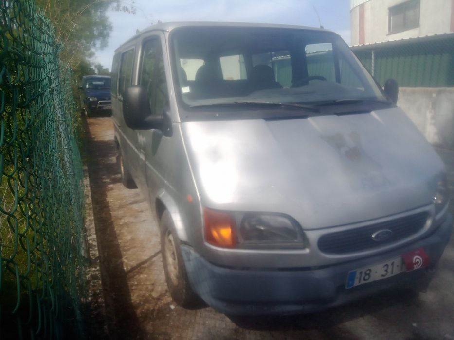 Ford Transit 2.5 9 lugares