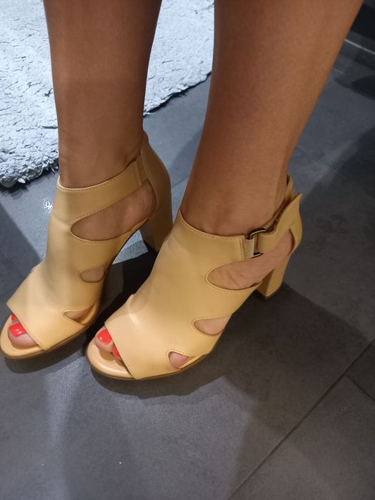 Skórzane sandały 36