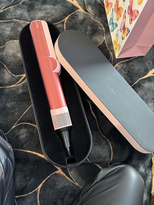 НОВИЙ Dyson airstrait strawberry