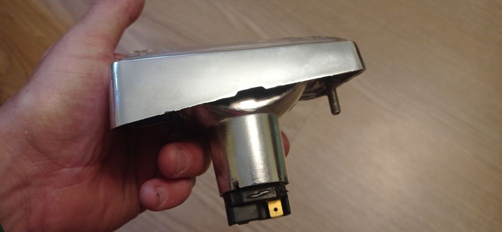 Продам новий передній габаритний фонар на ваз 2101.