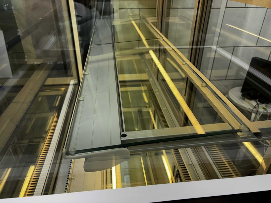 Vitrina Pastelaria Refrigerada 120cm Inox – Excelente Estado (REVISTA)