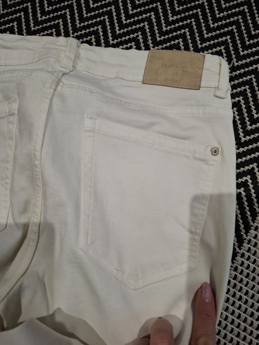 Białe dżinsy damskie Zara 34/XS