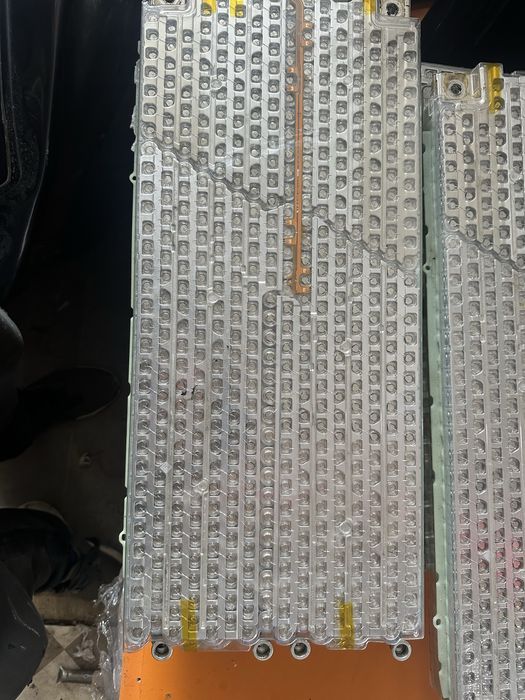 Сеция аккумулятор tesla model s 21 рік 100 kwt  10 тис пробіг