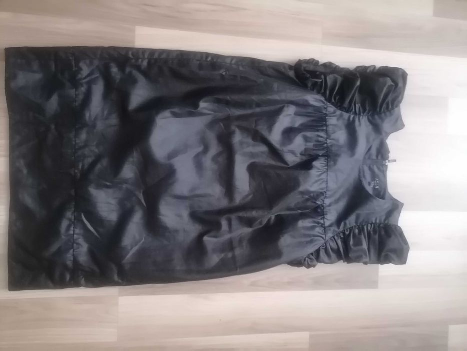 Czarna sukienka rozmiar 40