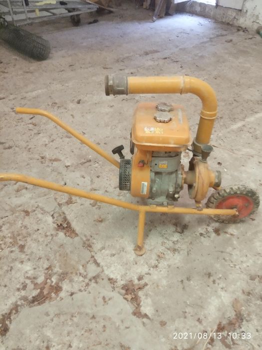 Bomba de água em estado novo