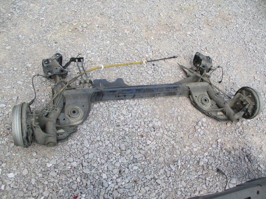 RENAULT CLIO IV 4 LIFT 2016- belka tylnego zawieszenia os tył tylna