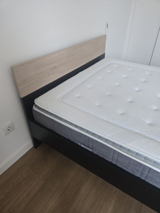 Cama de casal com colchão
