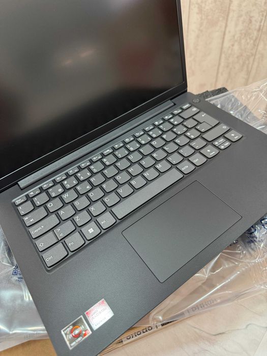 Lenovo V14 G4 AMN 14″- 8/256GB - NOVO