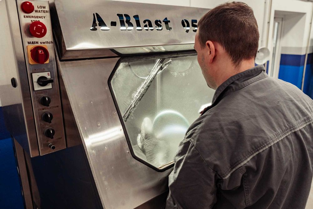 Аквабластинг — делікатне очищення алюмінію, міді, латуні