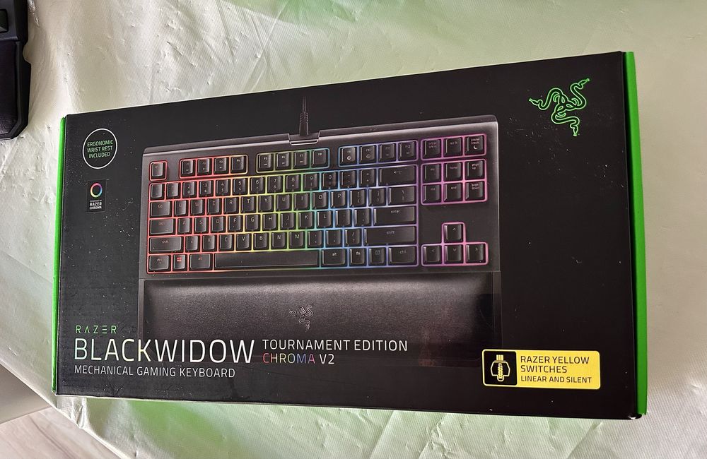 Razer BlackWidow Tournament Edition Chroma V2 – Razer Yellow Switches