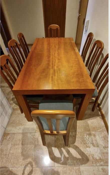 Mesa de jantar cerejeira nova com 8 cadeiras