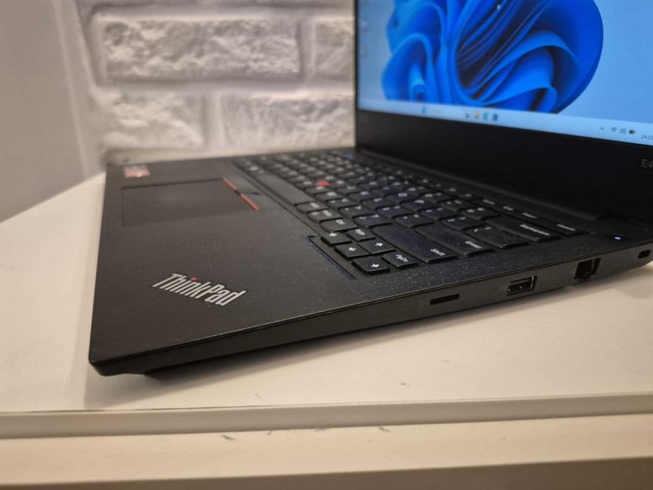 MOCNY Lenovo ThinkPad Ryzen7/16gbDDR4/256SSD/Vega10/BateriaOK