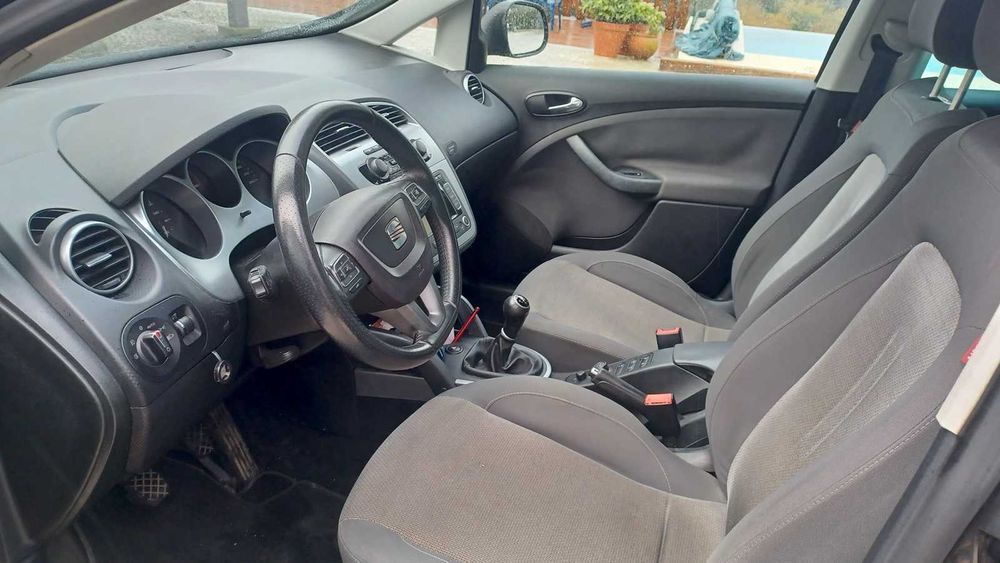 seat altea 5 lugares diesel em bom estado