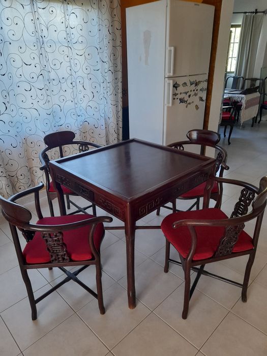 Mesa de mahjong com 4 cadeiras
