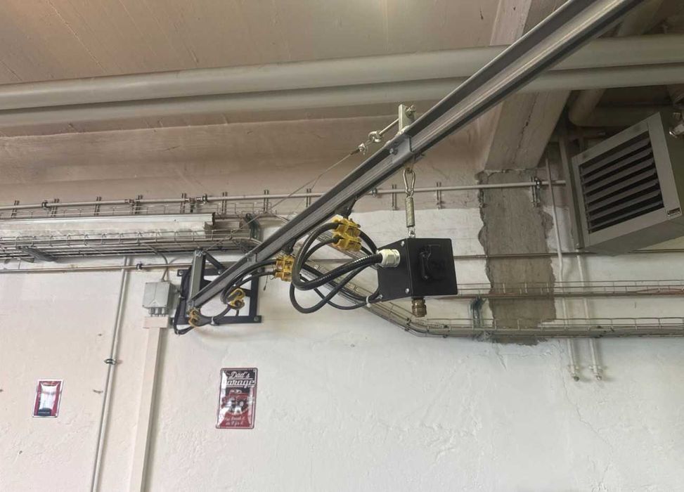 Wysięgnik warsztatowy Ramię robocze Wspornik 3 x 230V + powietrze