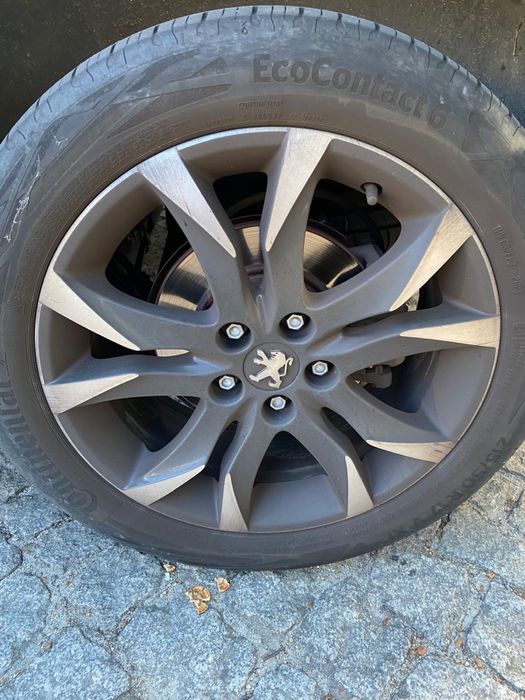 Vendo 4 jantes com pneu 215/60 R17 V XL
