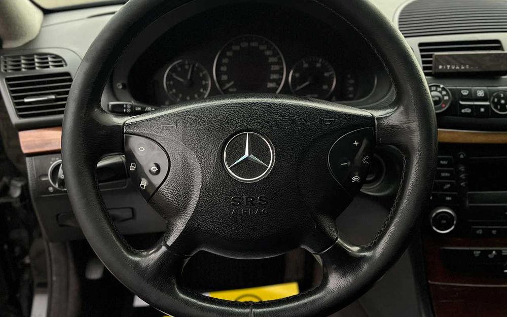 Mercedes-Benz E 220 2003