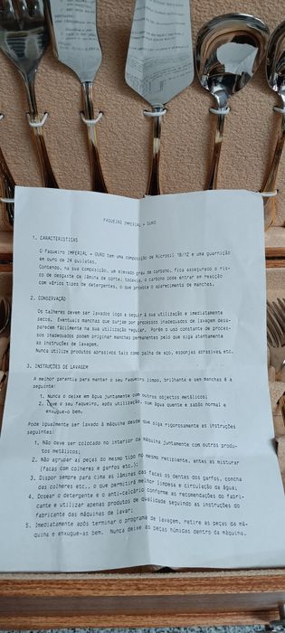 Faqueiro ABERT – aprox. 130 peças