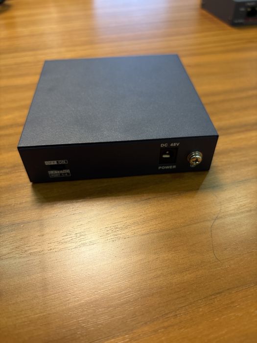 Switch Hikvision DS-3E0105P-E/M(B)