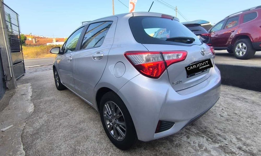 Toyota Yaris — fotografia 12