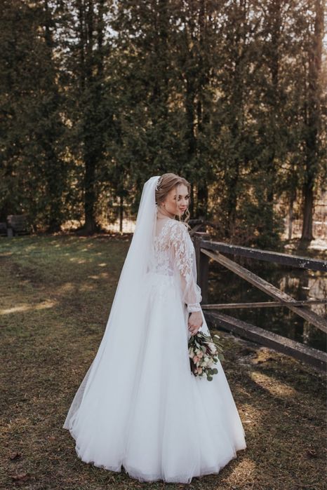 Весільна сукня